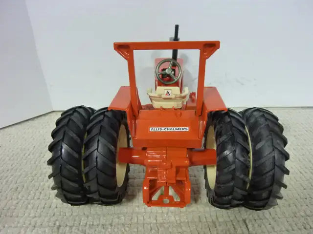 1/16 ALLIS-CHALMERS TWO-TWENTY Farm Toy Tractor