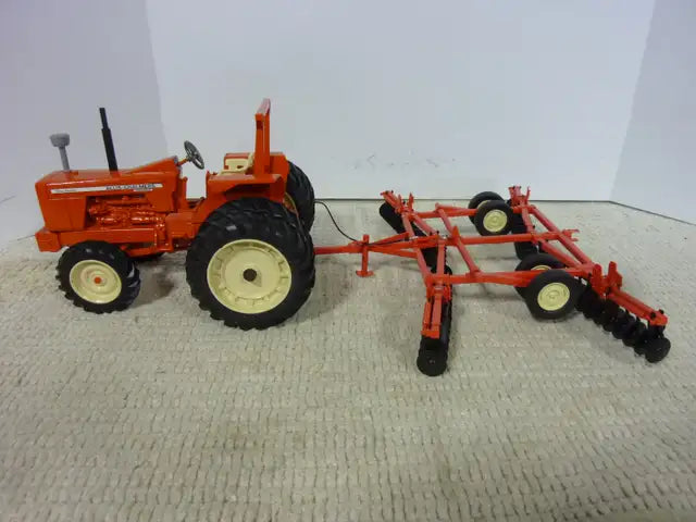 1/16 ALLIS-CHALMERS TWO-TWENTY Farm Toy Tractor