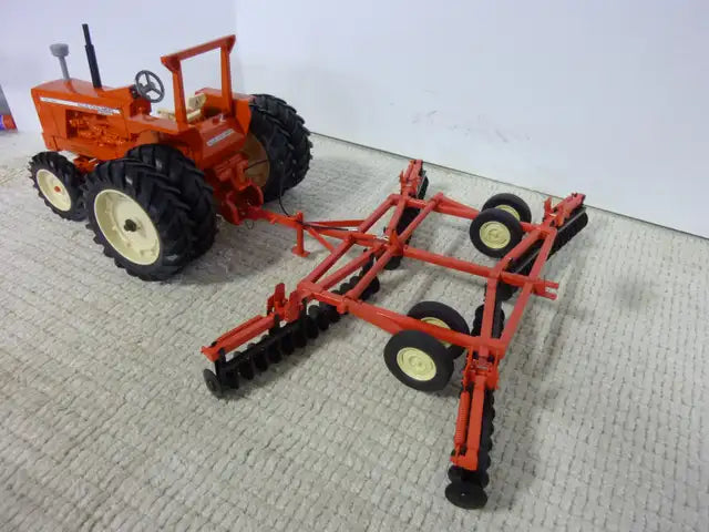 1/16 ALLIS-CHALMERS TWO-TWENTY Farm Toy Tractor