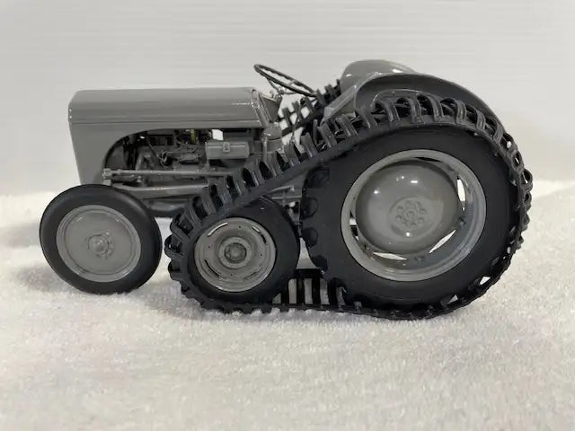 1/16 FERGUSON TEA-20 Die-Cast Farm Toy Tractor