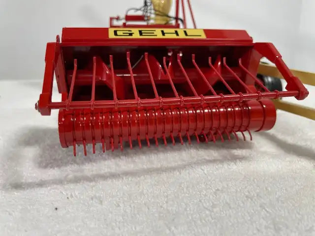 1/16 GEHL 700 2 Row Chopper Farm Toy