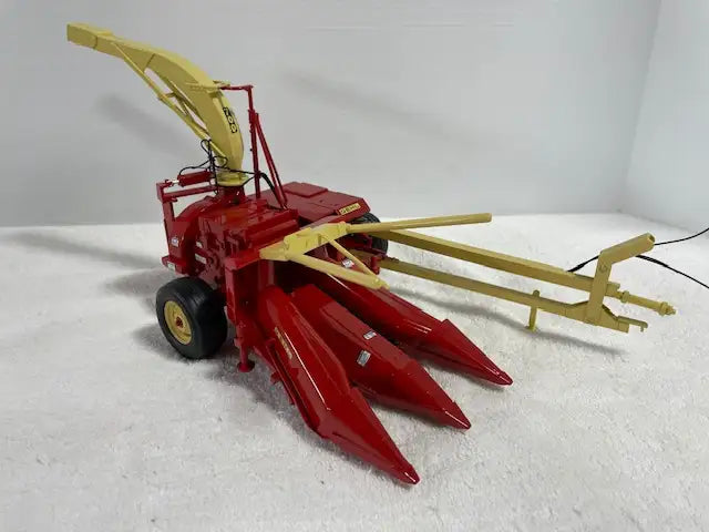 1/16 GEHL 700 2 Row Chopper Farm Toy