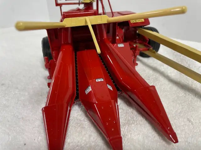 1/16 GEHL 700 2 Row Chopper Farm Toy