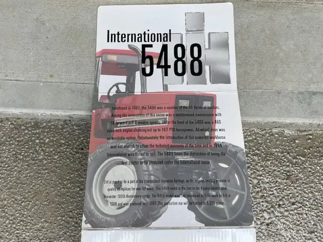 1/16 INTERNATIONAL 5488 Farm Toy Tractor