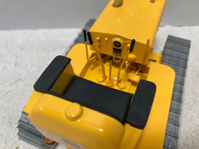 1/16 OLIVER OC-12 Diesel Crawler Construction Toy