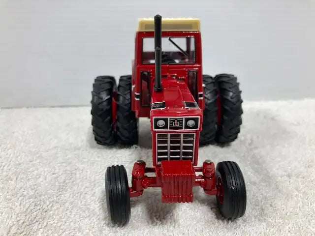 1/32 INTERNATIONAL 1466 Farm Toy tractor