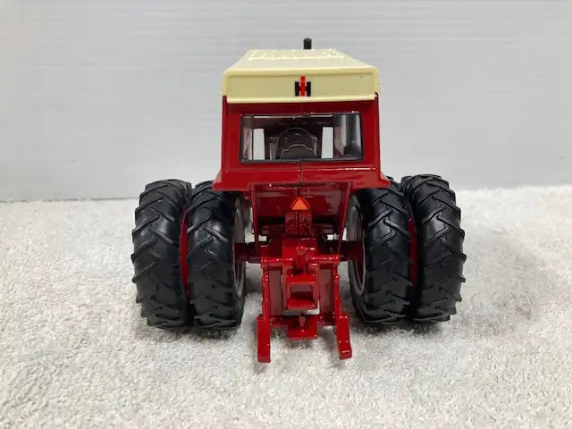 1/32 INTERNATIONAL 1466 Farm Toy tractor