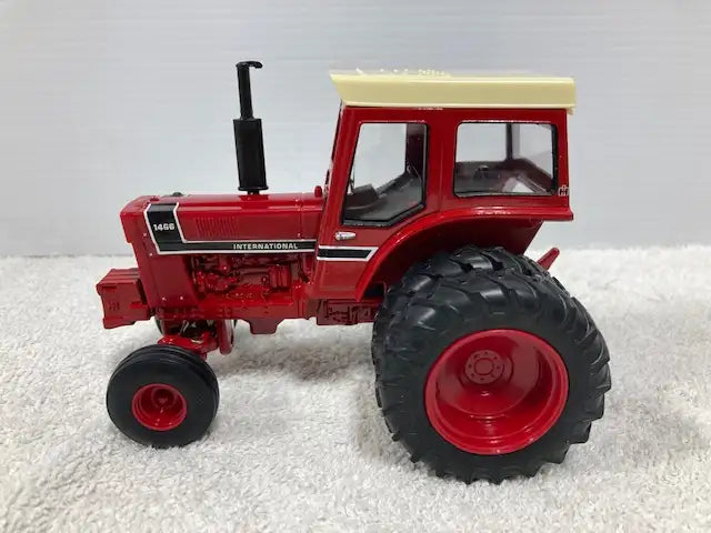 1/32 INTERNATIONAL 1466 Farm Toy tractor