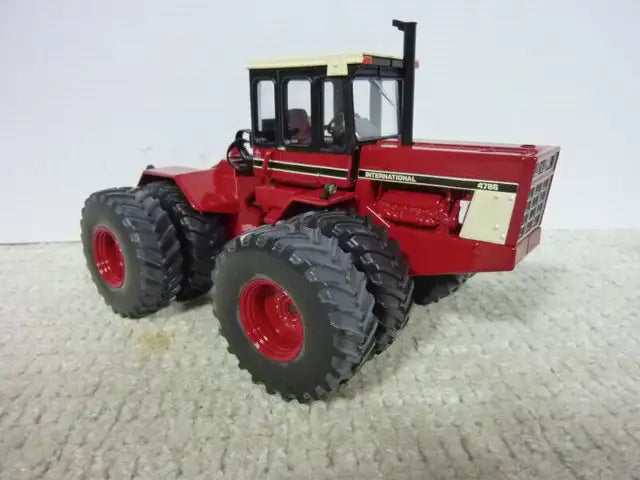 1/32 INTERNATIONAL 4786 Farm Toy Tractor