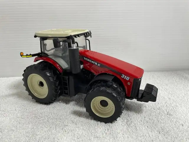 1/32 VERSATILE 310 MFWD INTRO Farm Toy Tractor