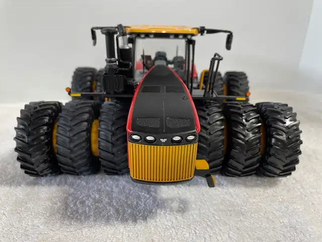1/32 VERSATILE 620 Custom Triples Farm Toy Tractor