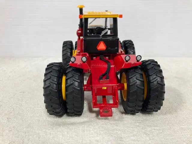 1/32 VERSATILE 950 Farm Toy Tractor