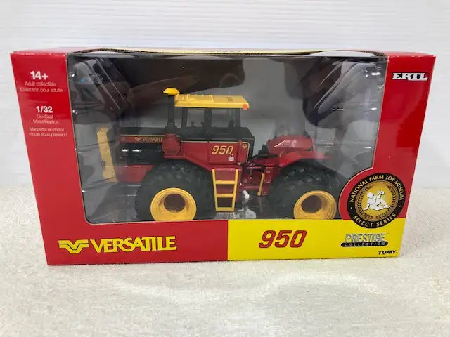 1/32 VERSATILE 950 Farm Toy Tractor