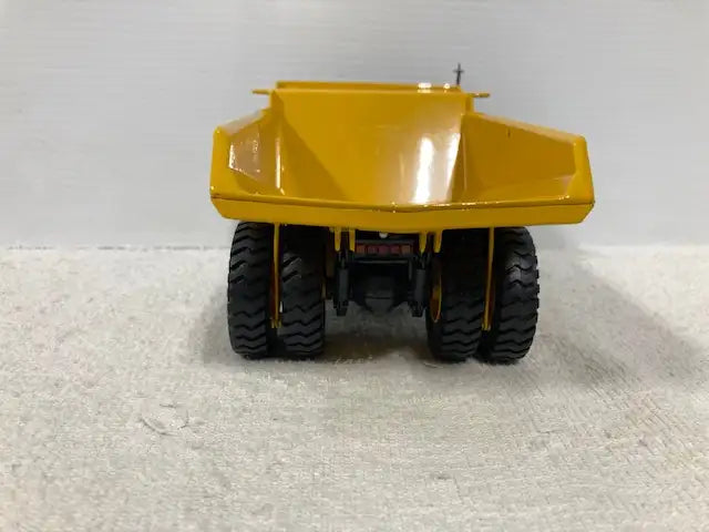 1/50 KOMATSU HD 605 Mining Dump Truck Toy