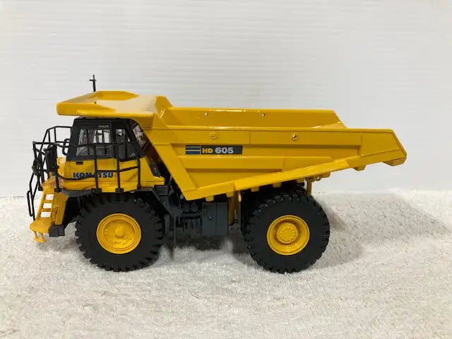 1/50 KOMATSU HD 605 Mining Dump Truck Toy