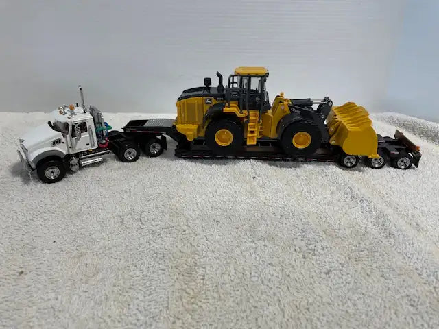 1/50 MACK GRANITE MP Truck w/tri-axle lowboy Construction Toy