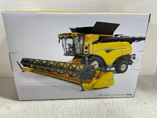 1/64 NEW HOLLAND CR9.90 2023 FARM SHOW Toy Combine