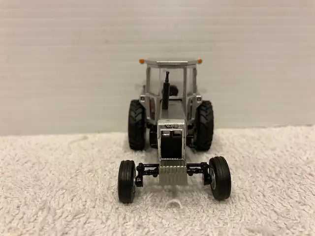 1/64 WHITE 2-110 Farm Toy Tractor