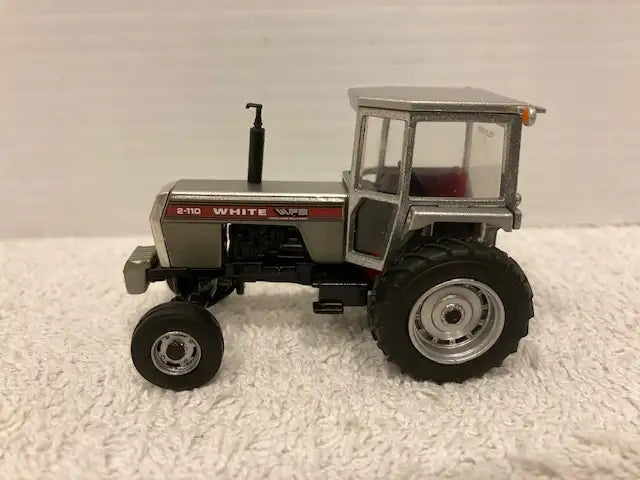 1/64 WHITE 2-110 Farm Toy Tractor