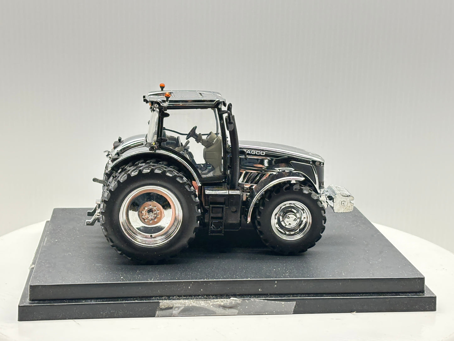 1/32 Agco DT275B Louisville