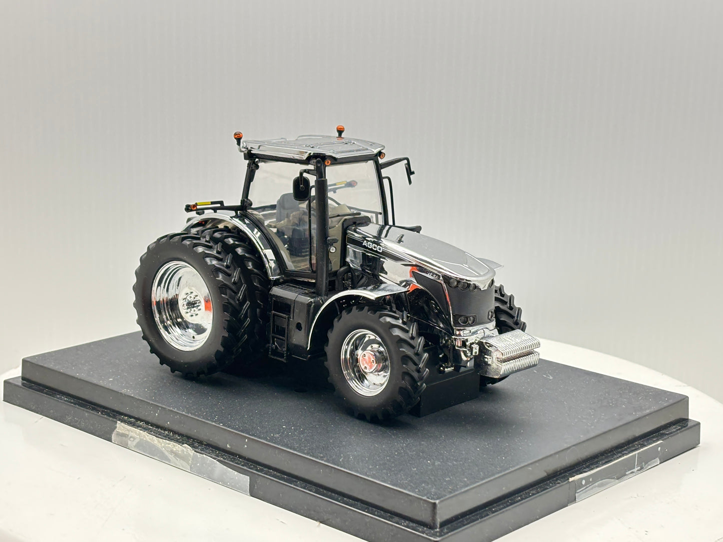 1/32 Agco DT275B Louisville