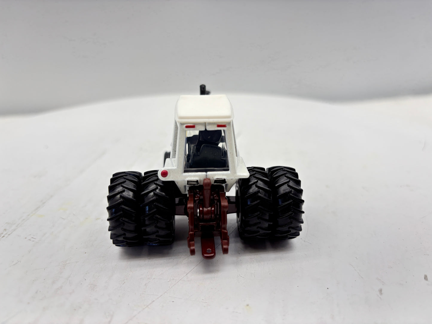 1/64 Allis-Chalmers 7080 White Chase