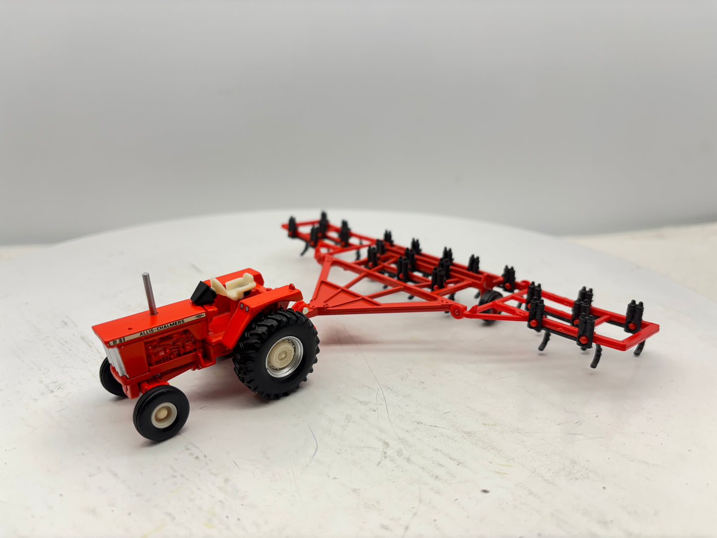 1/64 Allis-Chalmers D21 Prestige