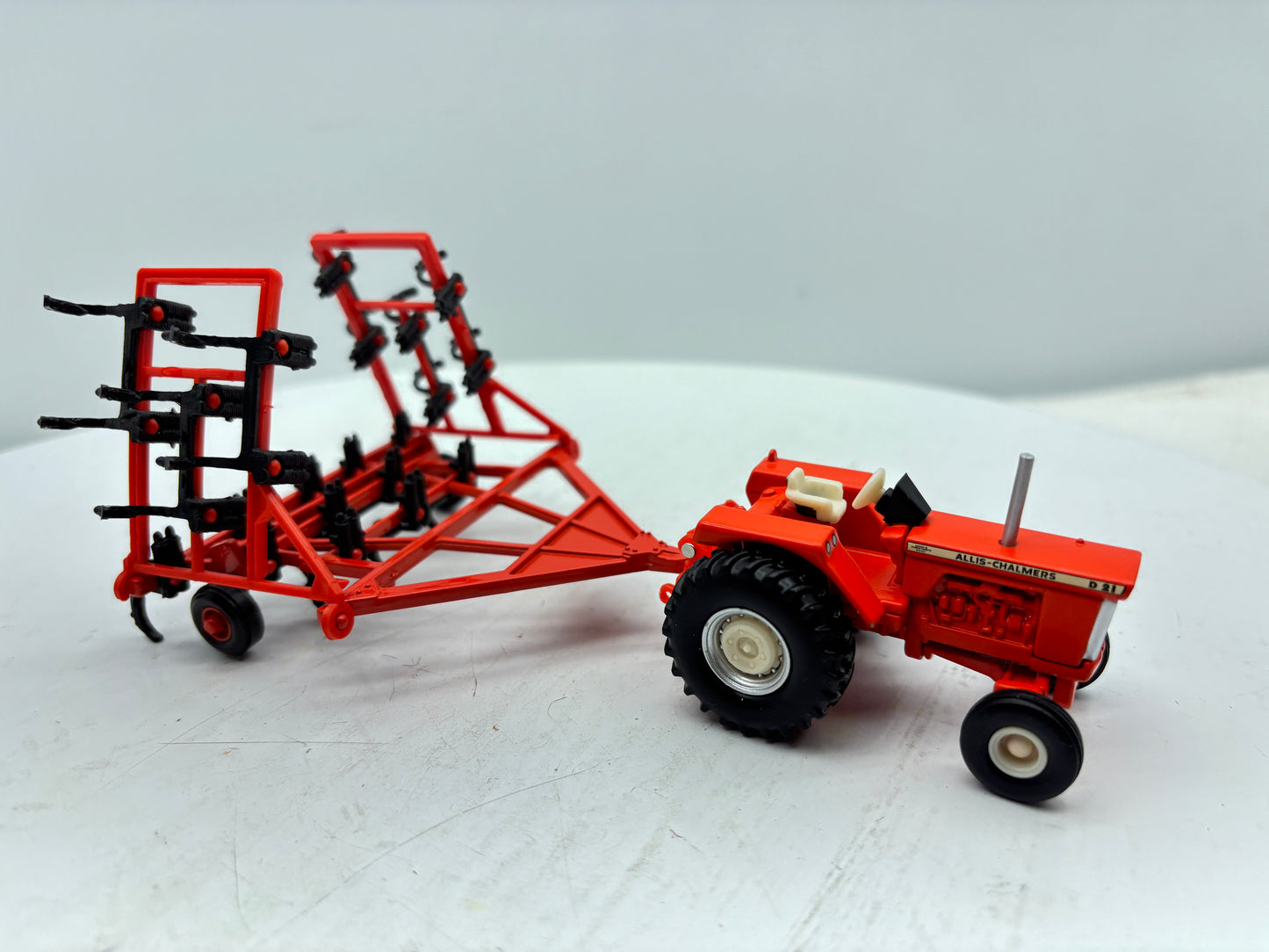 1/64 Allis-Chalmers D21 Prestige
