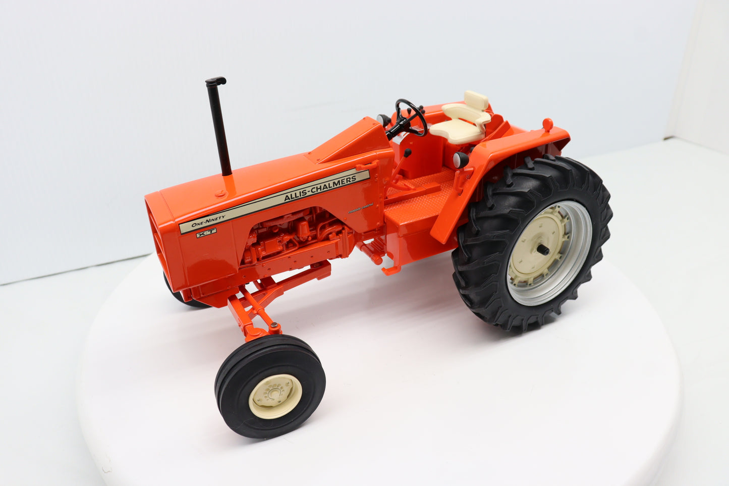1/16 Allis-Chalmers 190XT