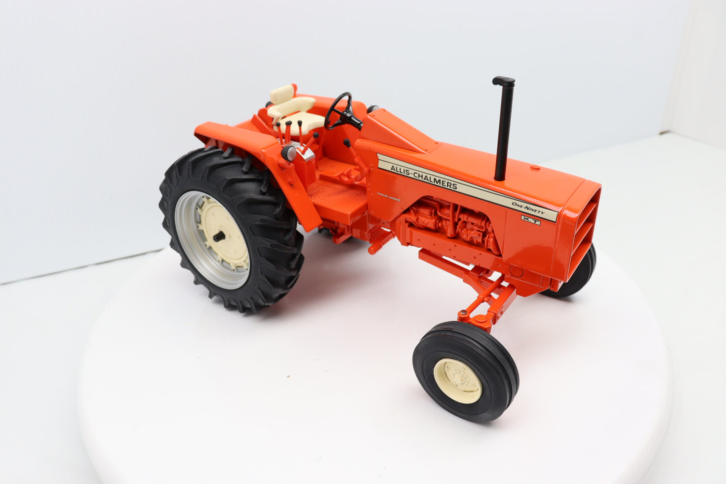 1/16 Allis-Chalmers 190XT