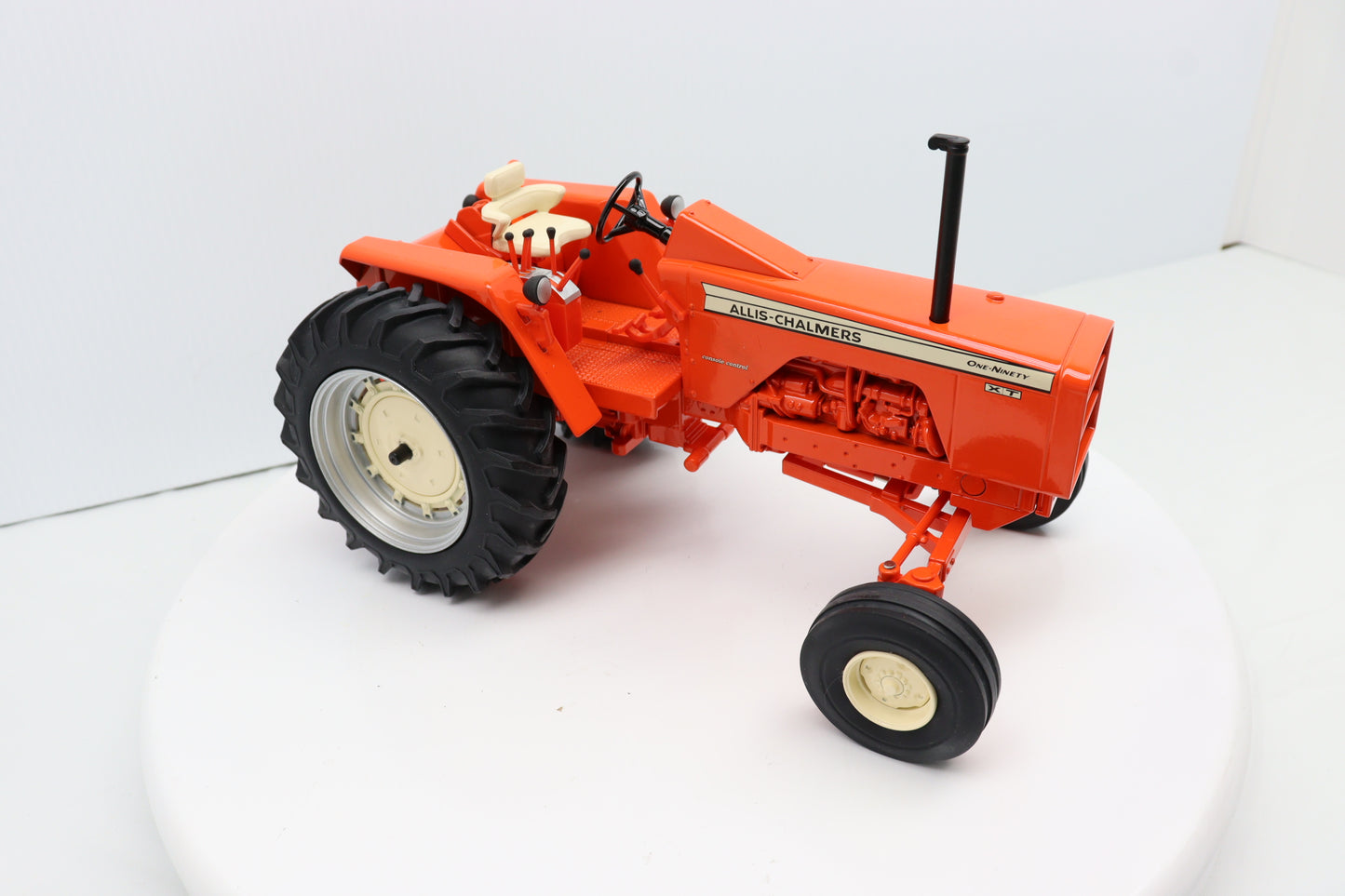 1/16 Allis-Chalmers 190XT