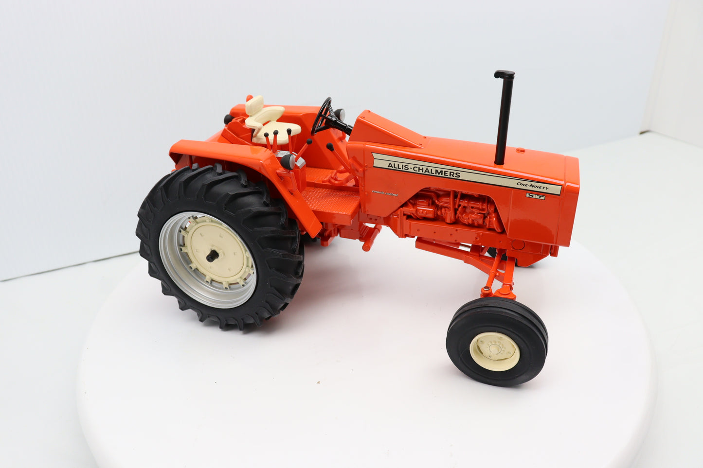 1/16 Allis-Chalmers 190XT