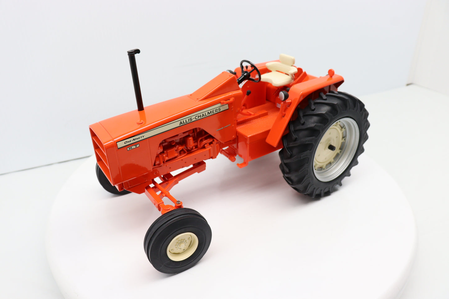 1/16 Allis-Chalmers 190XT