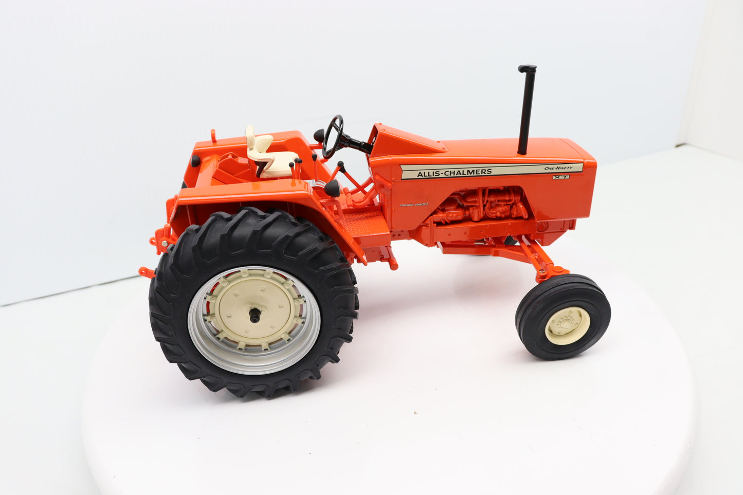 1/16 Allis-Chalmers 190XT