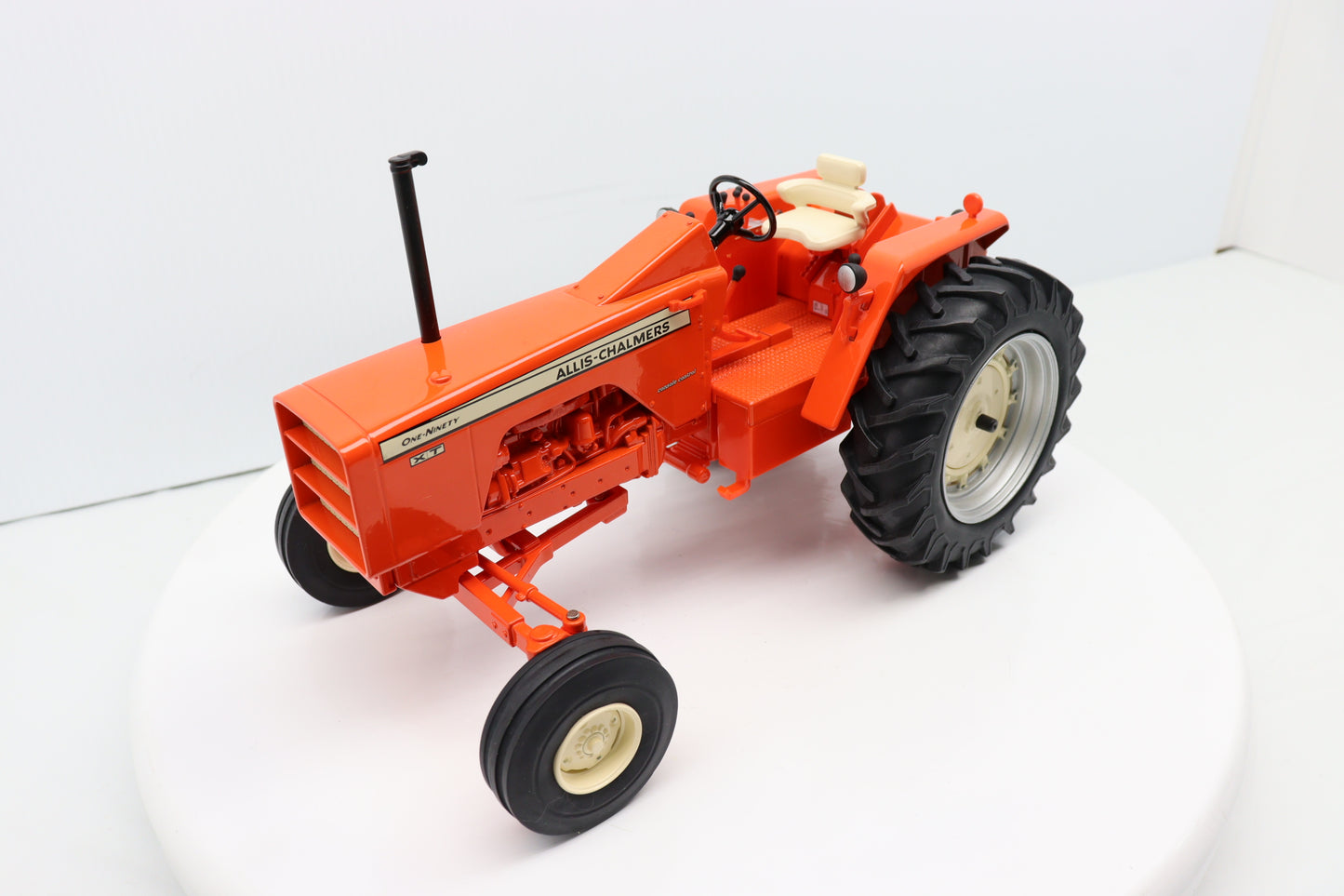 1/16 Allis-Chalmers 190XT