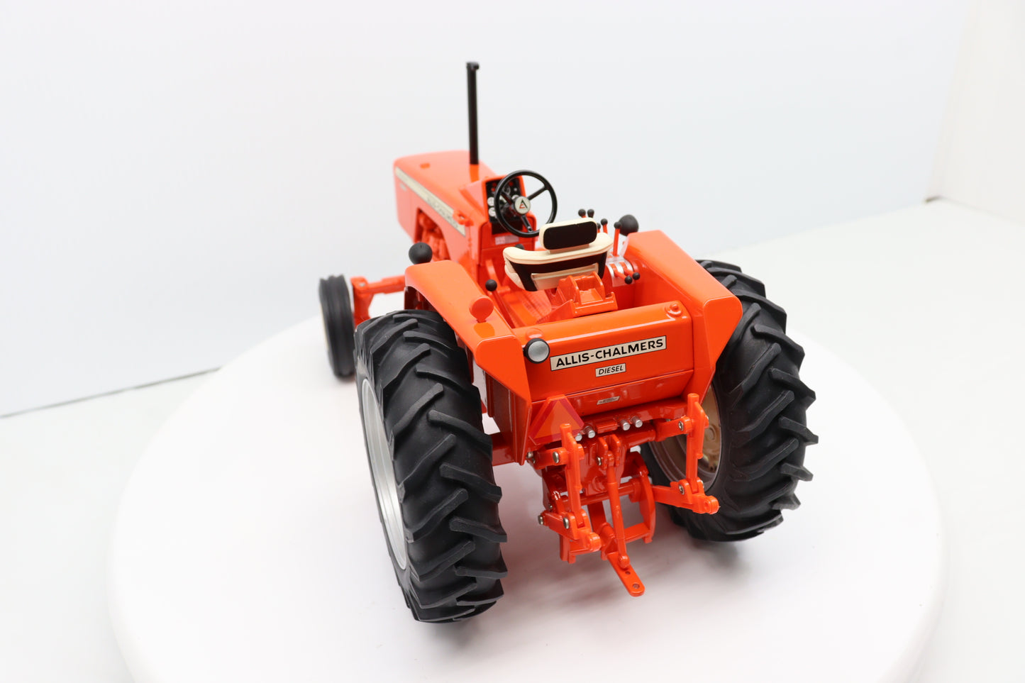 1/16 Allis-Chalmers 190XT