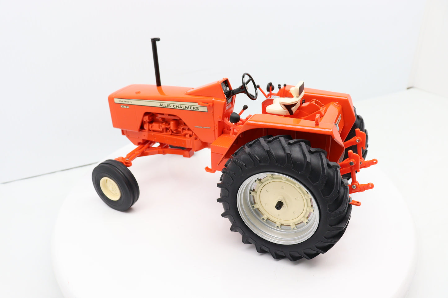 1/16 Allis-Chalmers 190XT