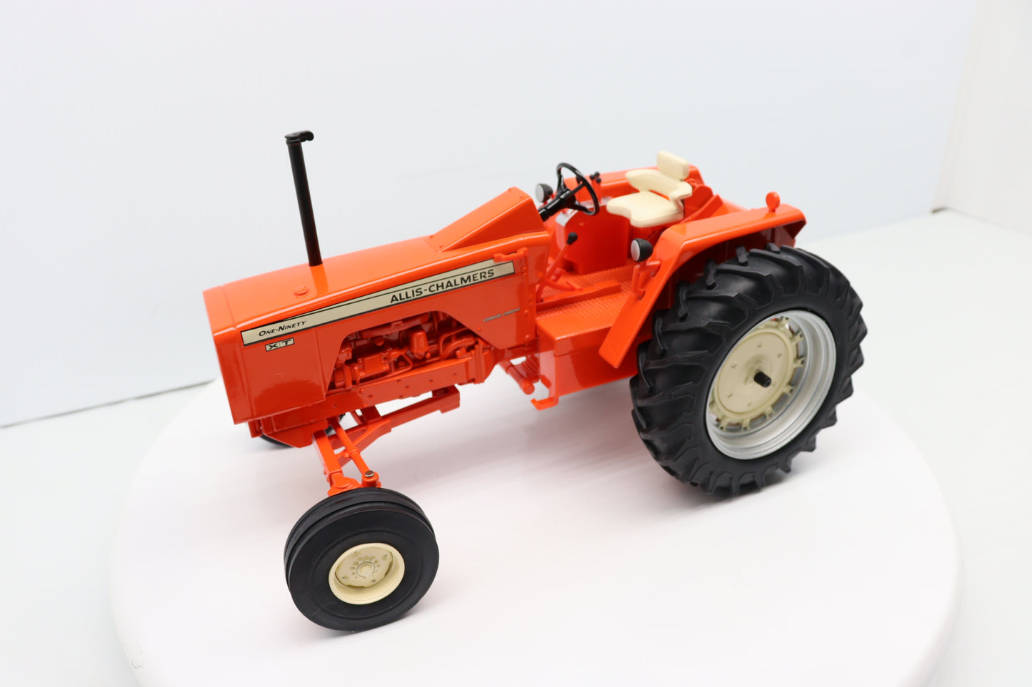 1/16 Allis-Chalmers 190XT