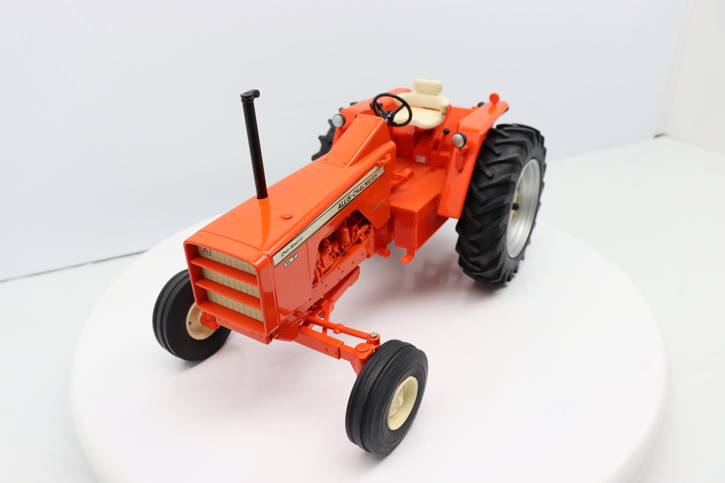 1/16 Allis-Chalmers 190XT