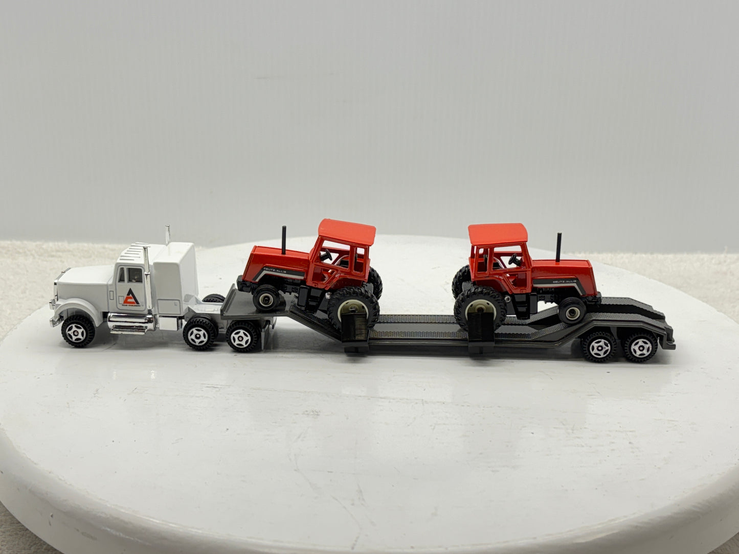 1/64 Allis-Chalmers 8070 Semi Set