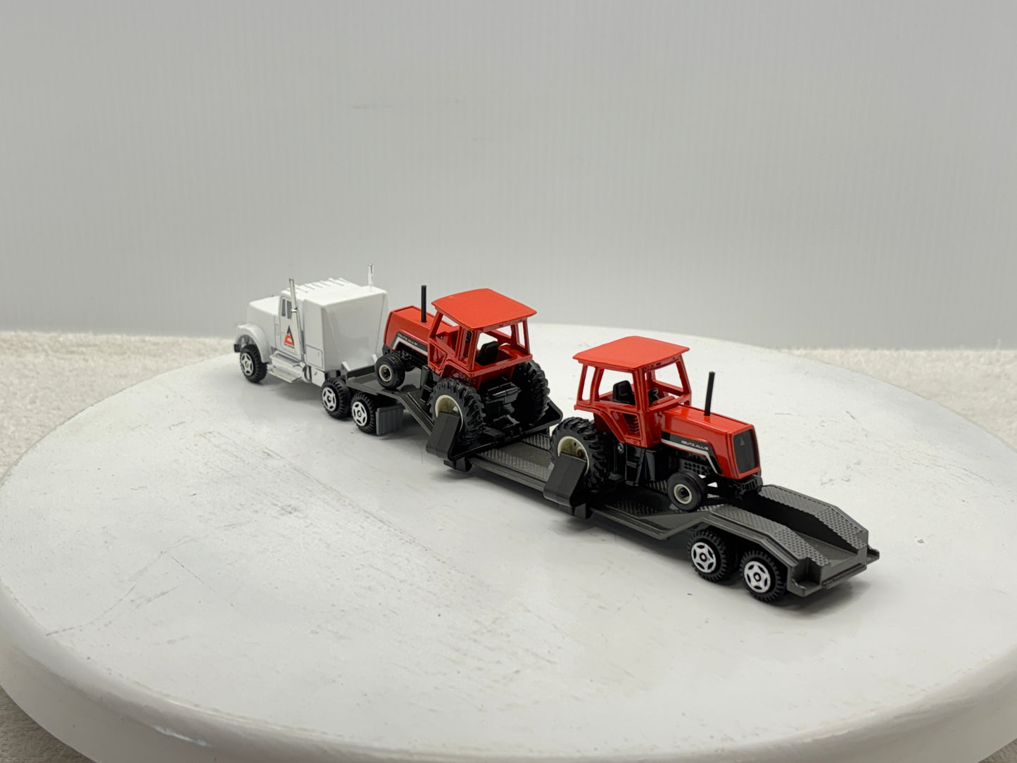 1/64 Allis-Chalmers 8070 Semi Set