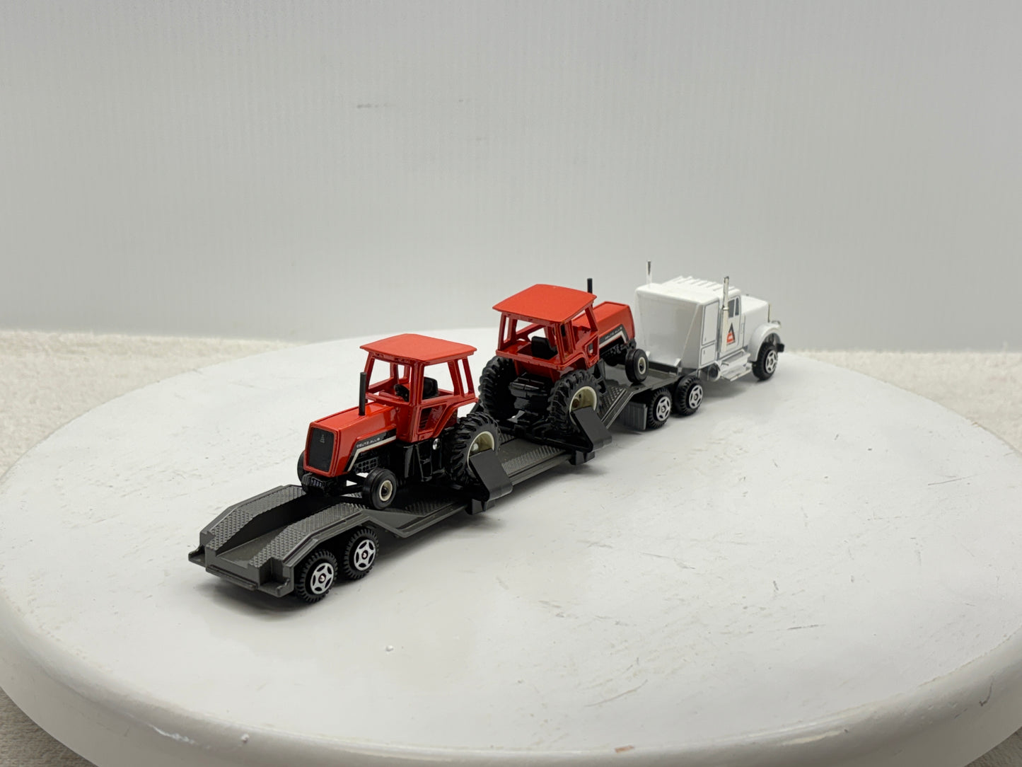 1/64 Allis-Chalmers 8070 Semi Set
