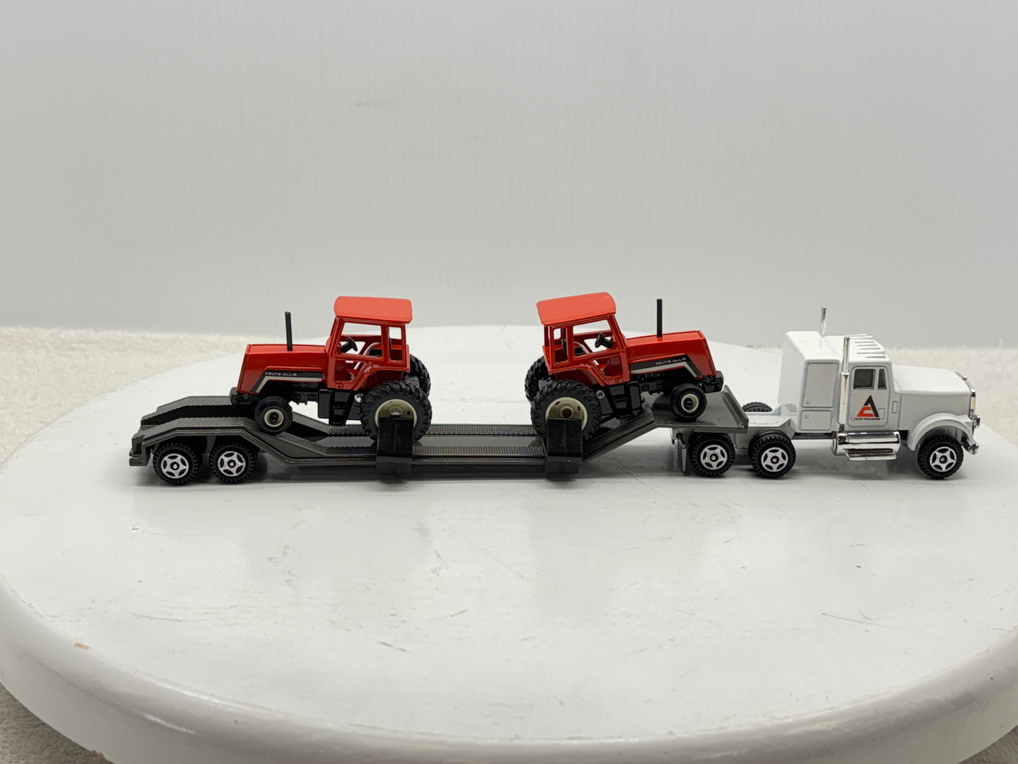 1/64 Allis-Chalmers 8070 Semi Set