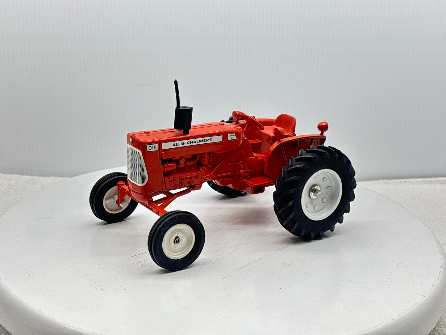 1/16 Allis-Chalmers D-15 Collector Edition