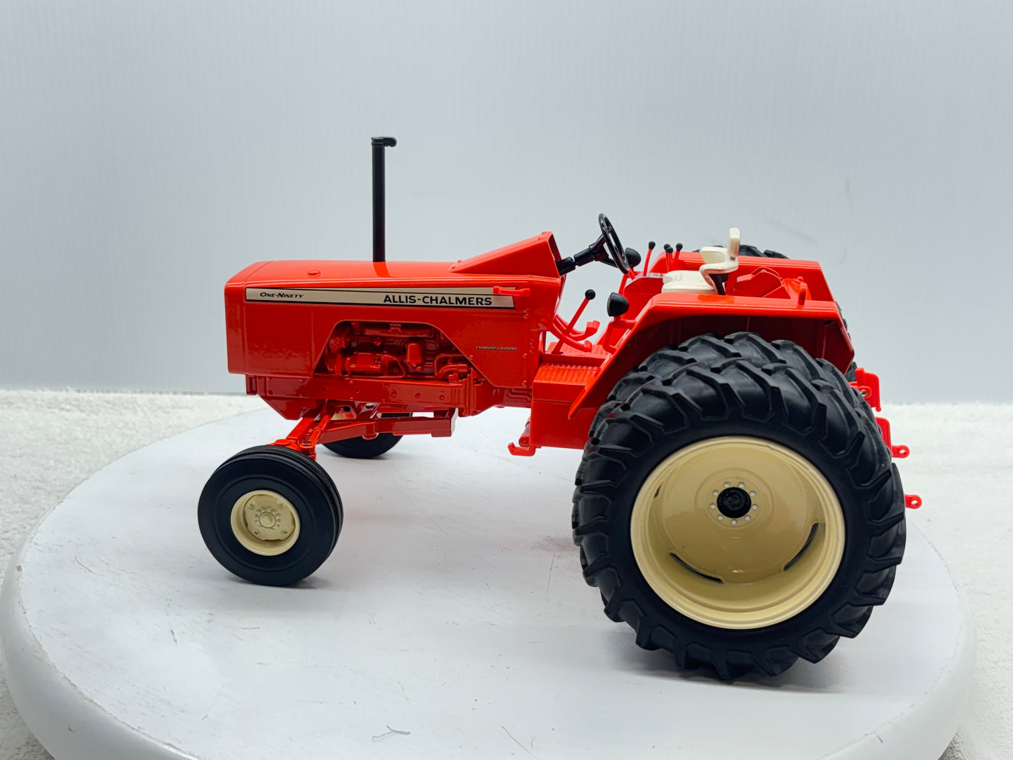 1/16 Allis-Chalmers One-Ninety