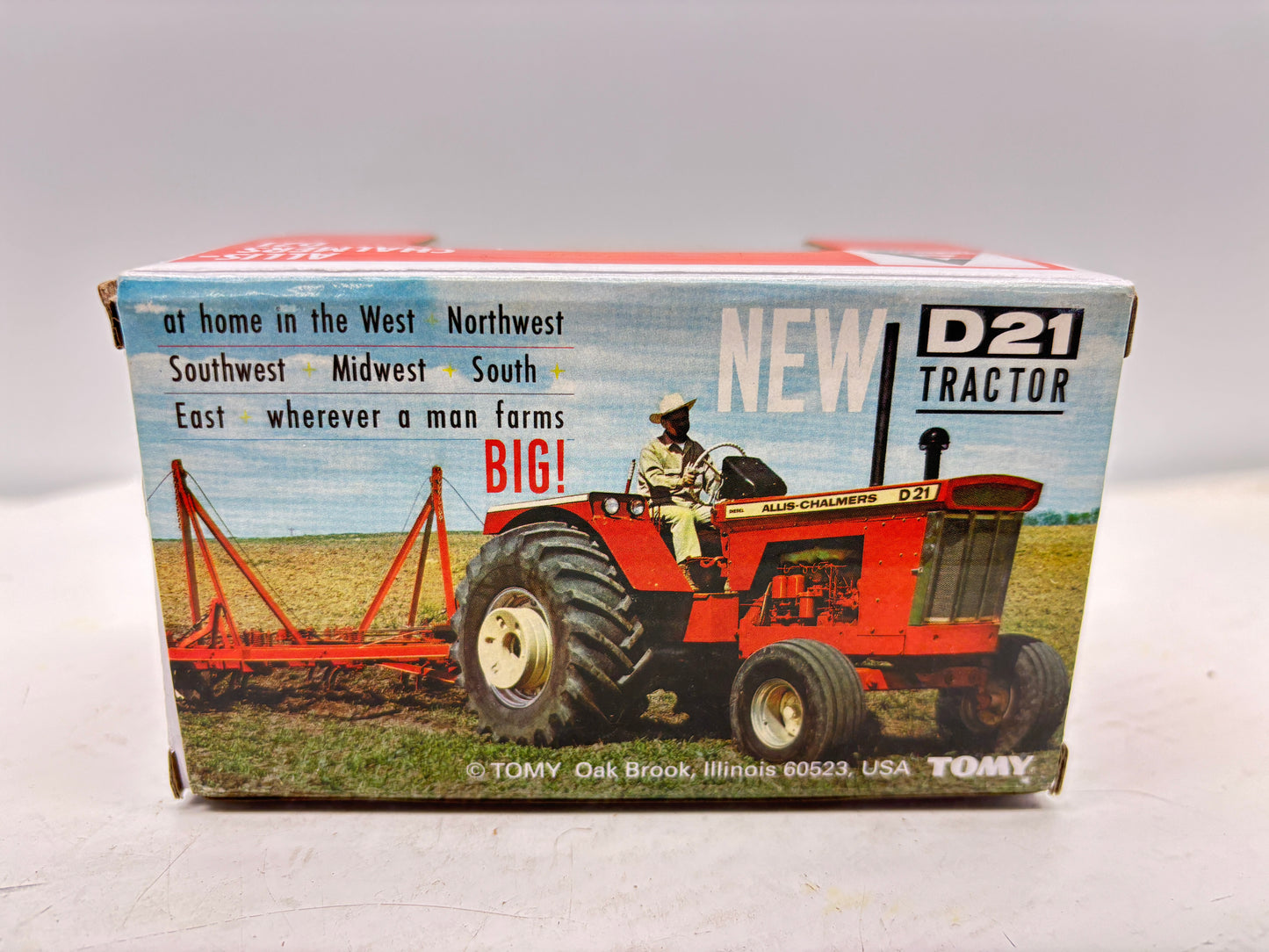 1/64 Allis-Chalmers D21 Prestige Silver Chase