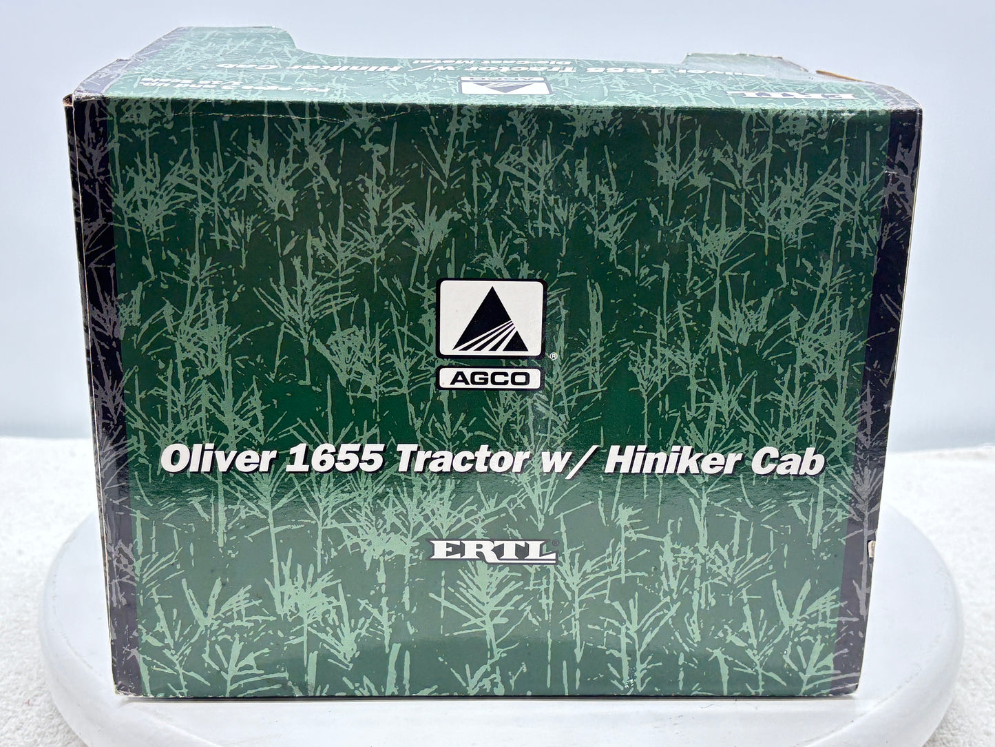 1/16 Oliver 1655 with Hiniker Cab