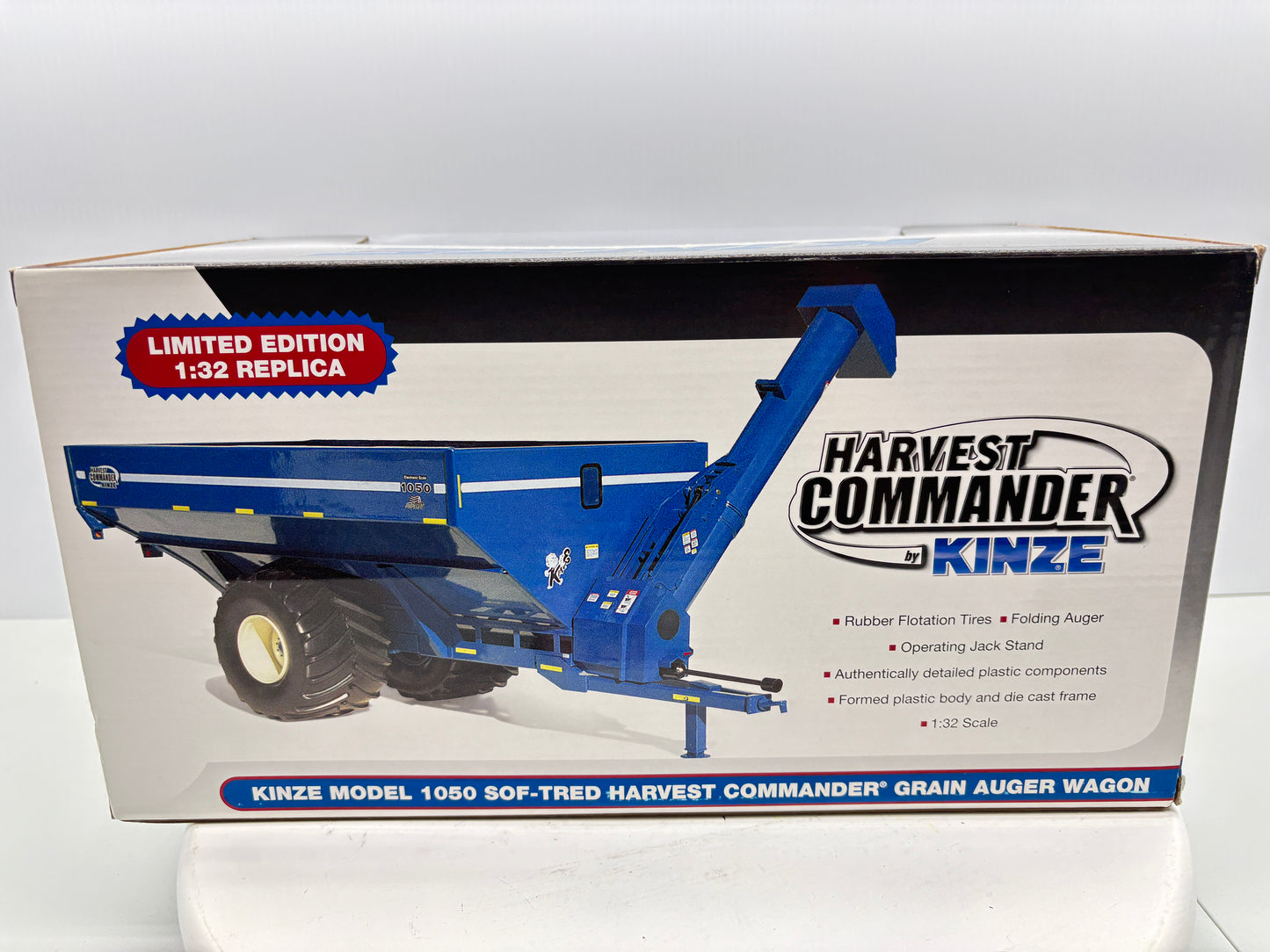 1/32 Kinze 1050 Vintage Grain Cart