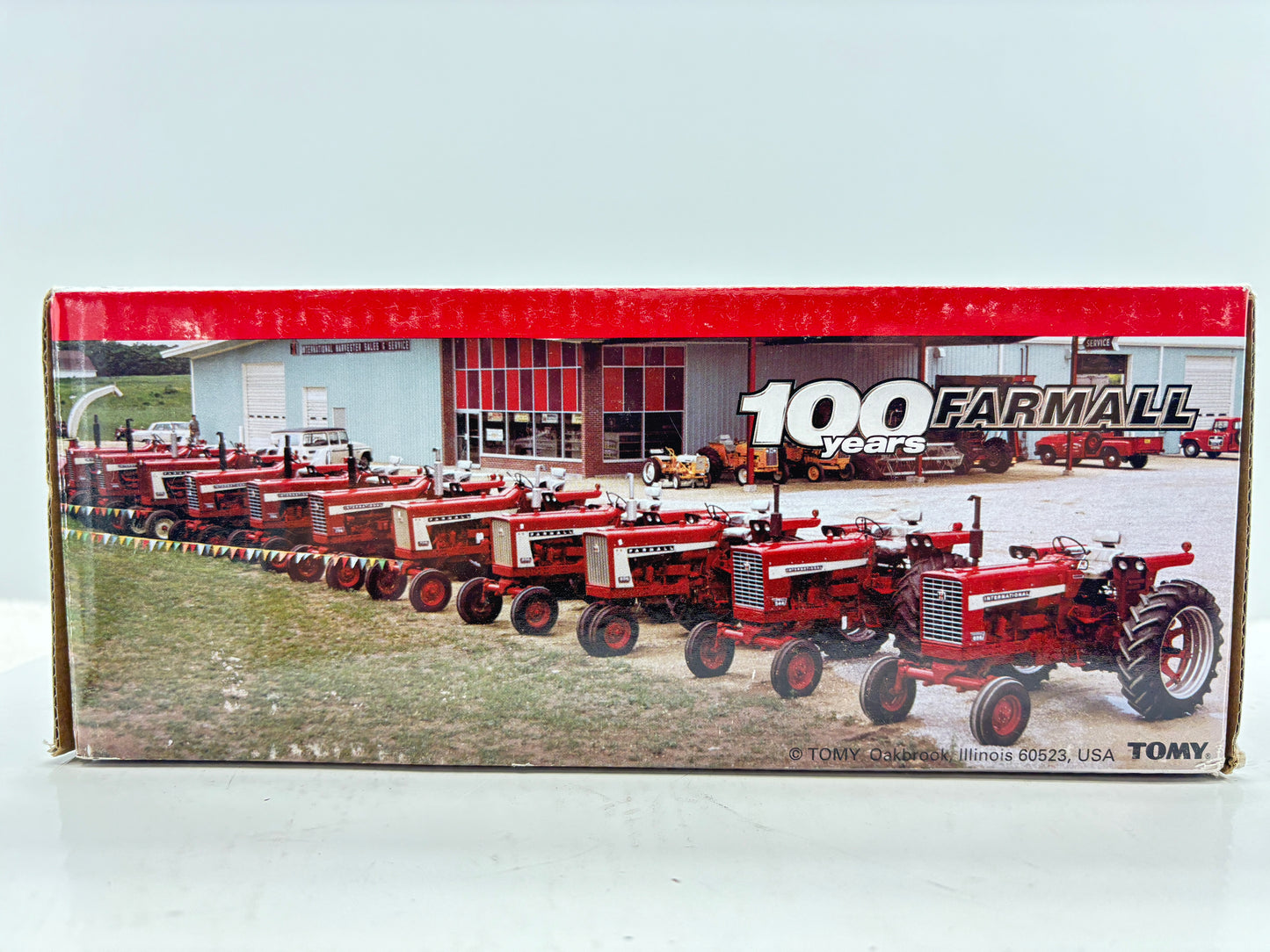 1/64 Case IH Farmall 100th Gold
