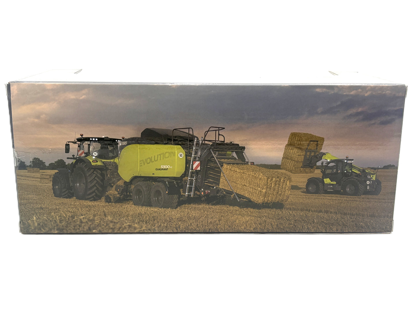 1/32 Claas Quadrant 5300FC "Night Edition"